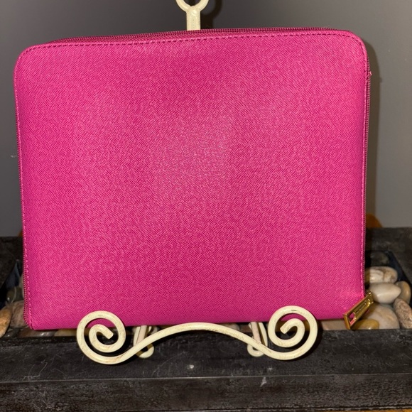 Liz Claiborne Fuchsia Tablet Bag - Picture 3 of 7